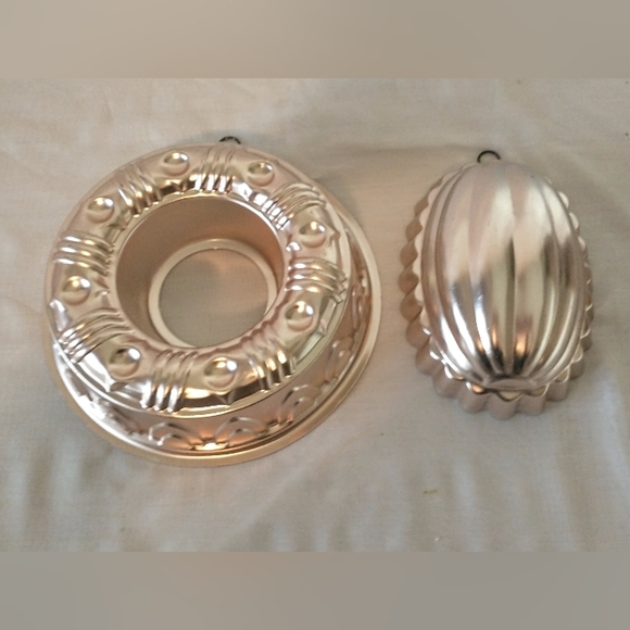 Two Vintage Copper Molds - Jello Molds - Wall Hangings - Picture 2 of 13